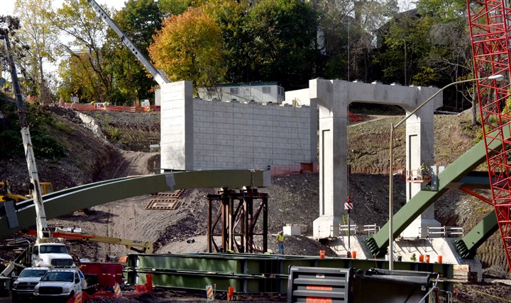 TRAFFIC: Parkway East closures this weekend for Greenfield Bridge work