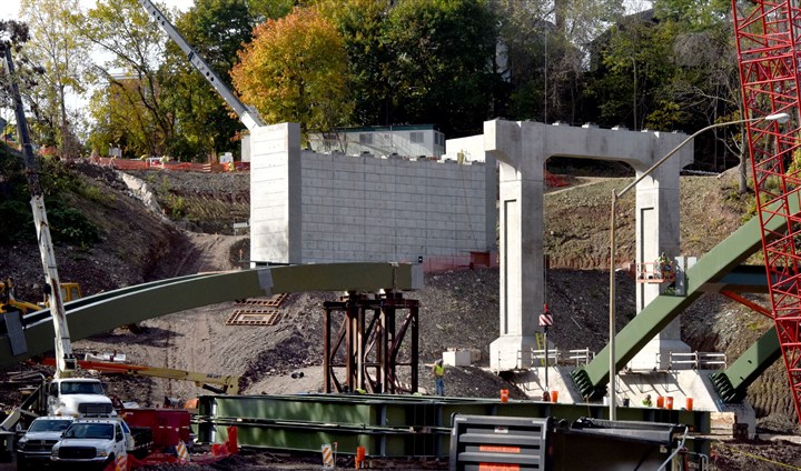 TRAFFIC: Parkway East weekend closures planned for Greenfield Bridge work