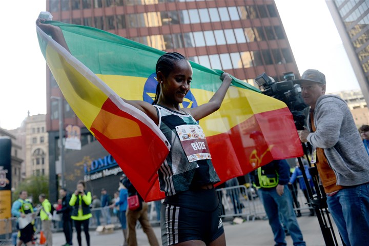 EQT Pittsburgh 10 Miler bathed in sun with a dash of chill