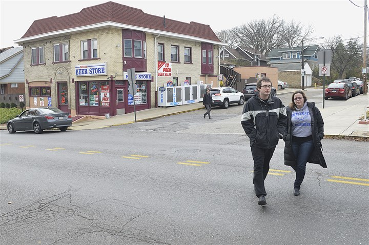 Regent Square residents seek crosswalk at start of business district