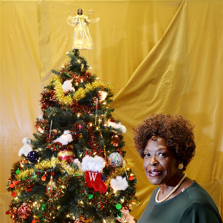 Seniors from around Pa. contribute ornaments for Christmas tree at state Capitol