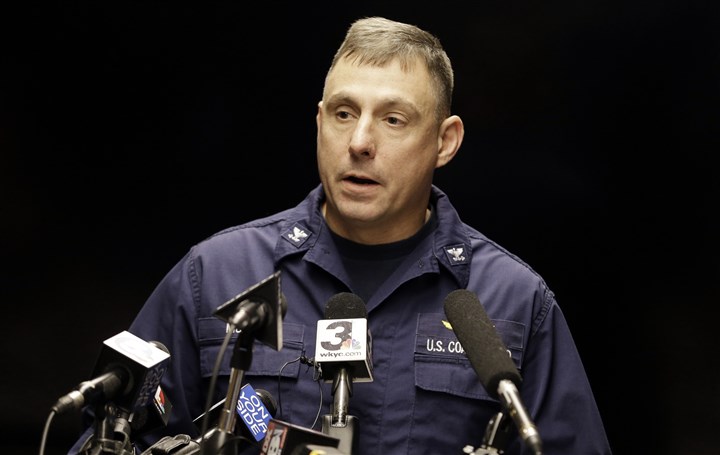 Debris washes ashore Lake Erie amid search for small plane carrying 6 near Cleveland