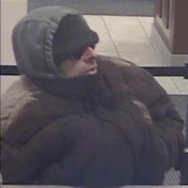 Police seek suspect in Squirrel Hill bank robbery