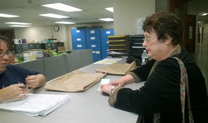 Councilwoman Harris files petitions to join Pittsburgh mayoral race