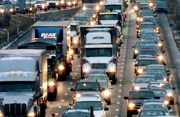 TRAFFIC: Multi-vehicle crash reported on Parkway North south