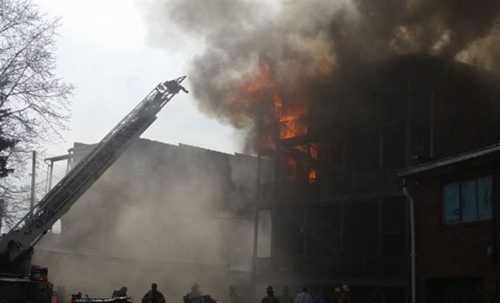 Butler City apartment building, diner destroyed by fire