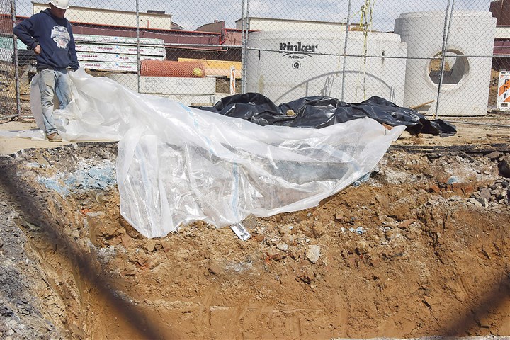 Construction crew discovers old cannonballs in Lawrenceville