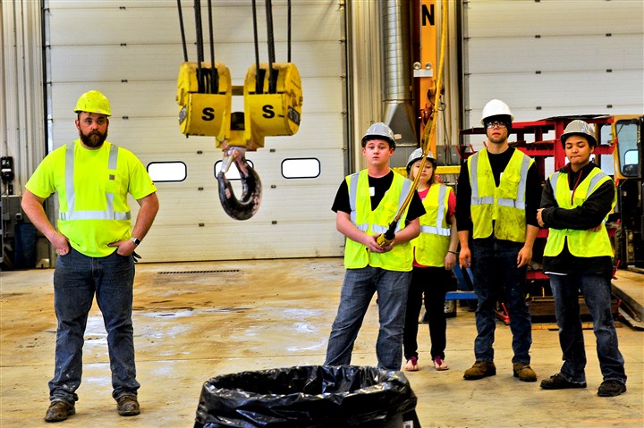 As construction projects heat up, a scramble for apprentices builds