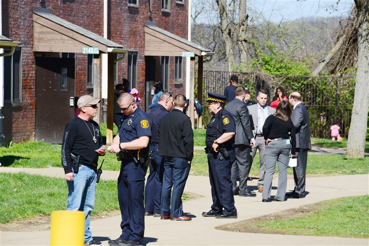 2 shot in Arlington Avenue apartment