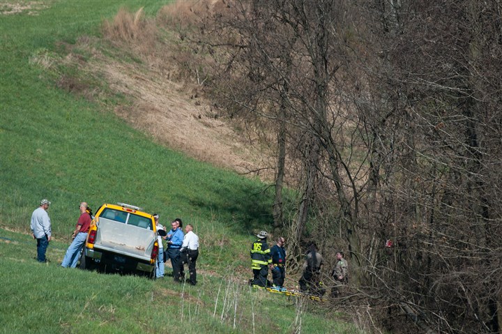 Small plane crashes at Rostraver Airport