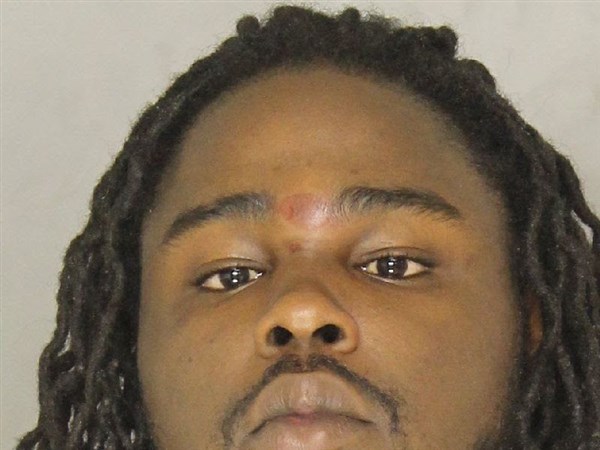 Pittsburgh police ID driver who fled, crashed with kids, heroin in car