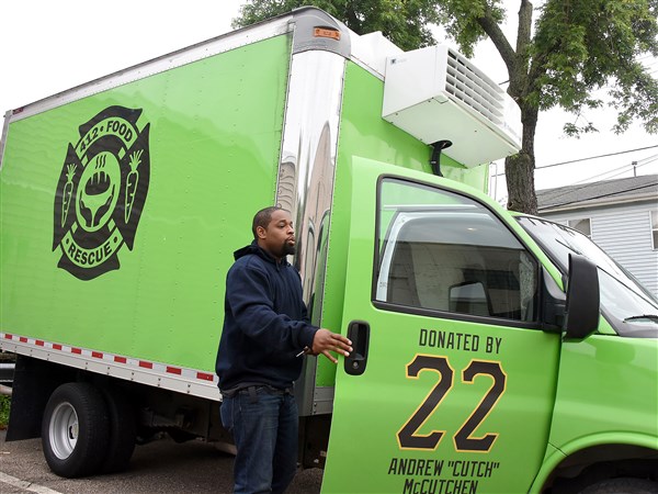 412 Food Rescue mobilizes volunteers to distribute surplus food
