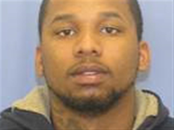 Police looking for suspect in Wilkinsburg shooting