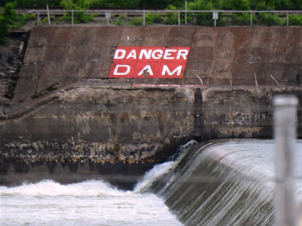 Corps of Engineers to add more warning buoys above dam