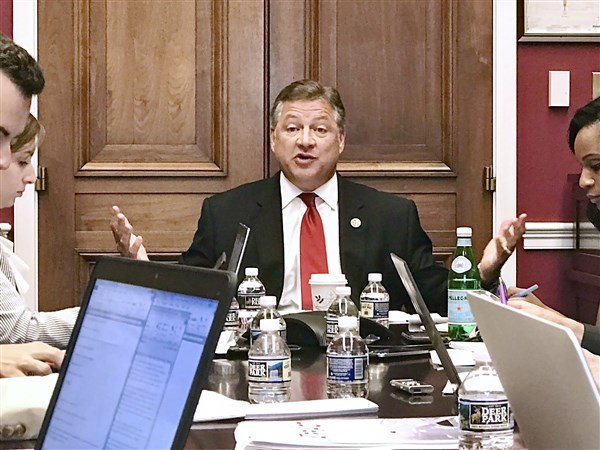 Shuster re-introduces bill to privatize air-traffic control