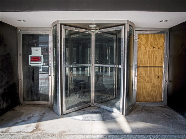Boarded-up Macy's a gut punch to once thriving Downtown landmark