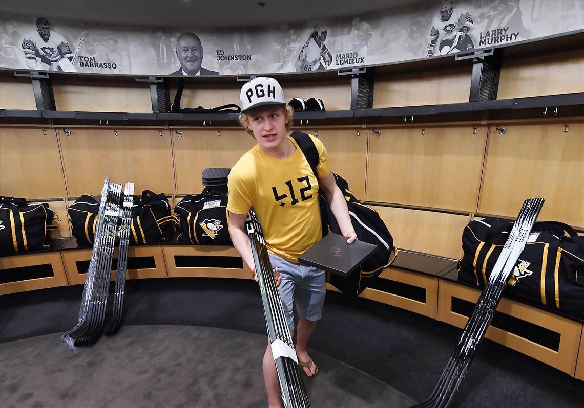 Penguins Locker Room: Frustration Oozes From Every Corner, image size:1140x798