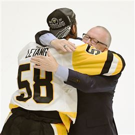 Penguins fans continue snatching up Stanley Cup gear with special early  morning shoppipng | Pittsburgh Post-Gazette