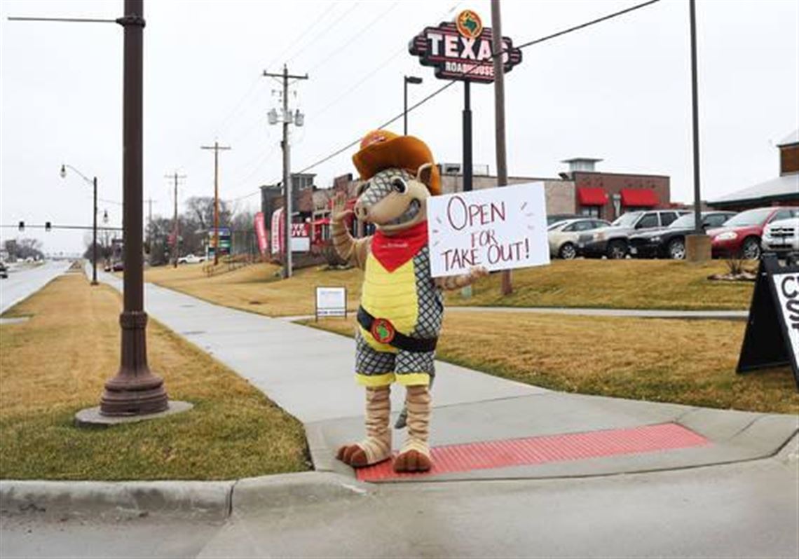 Texas Roadhouse Ceo Gives Up Salary To Pay Employees During