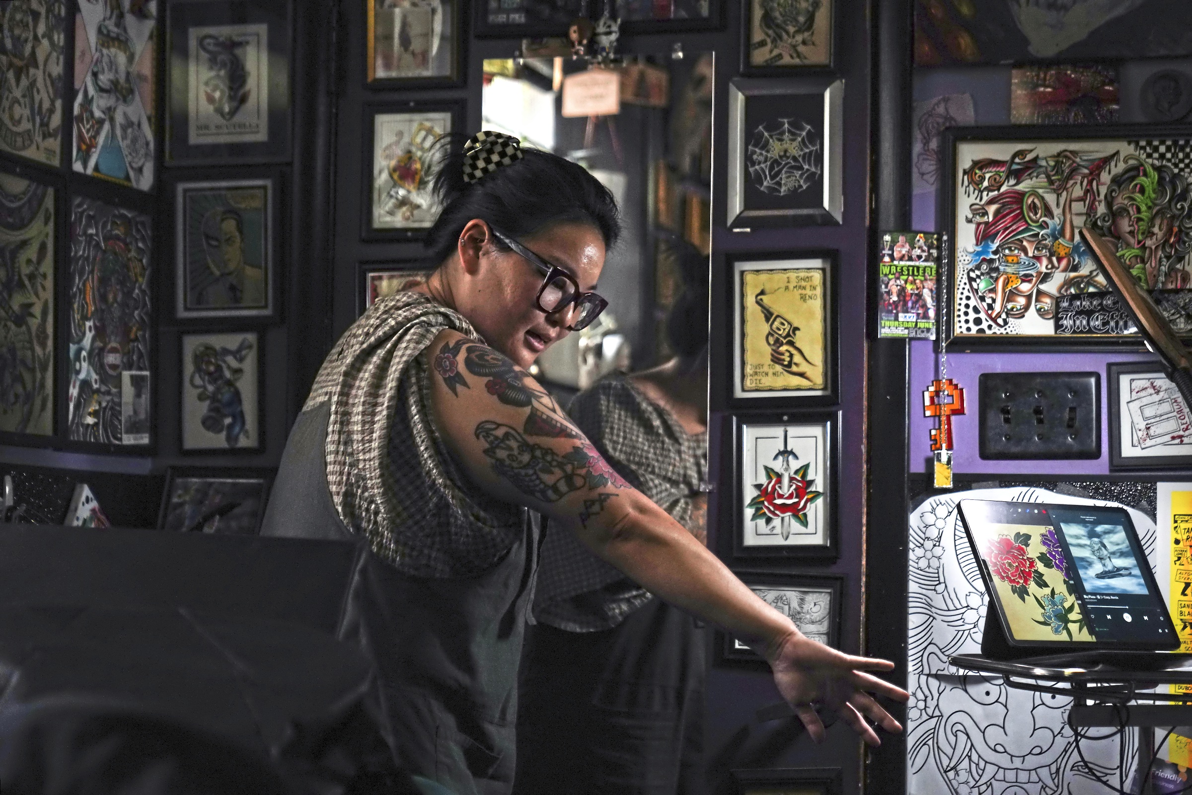 Tattoo artist uses ink for a cause | Pittsburgh Post-Gazette, image size:2400x1600