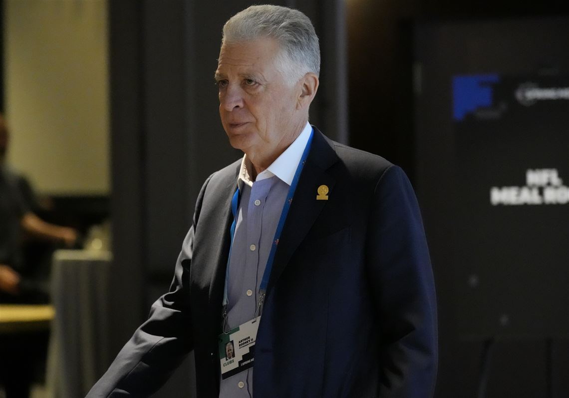 How Donna Tartt and Sally Rooney Divide the Emotional Labor of Modern  Fiction | by Cole Williamson | Jan, 2026 | Medium, image size:1140x797