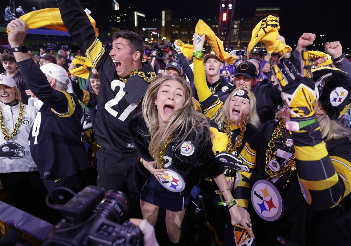 Steelers fans in Green Bay for NFL draft react to 1st-round pick Derrick  Harmon | Pittsburgh Post-Gazette
